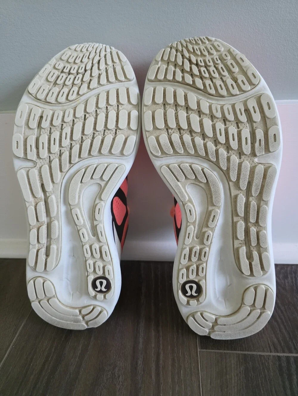 Lululemon Beyondfeel Women's 8 Neon Coral Athletic Running Shoes